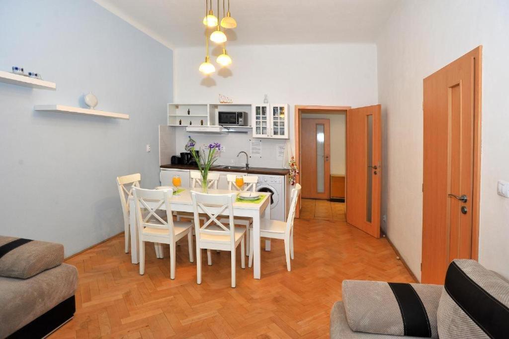 Condo In Vinohrady Πράγα Εξωτερικό φωτογραφία