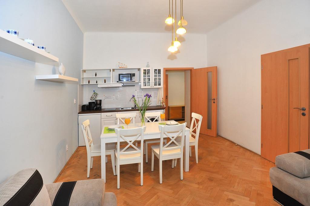 Condo In Vinohrady Πράγα Εξωτερικό φωτογραφία