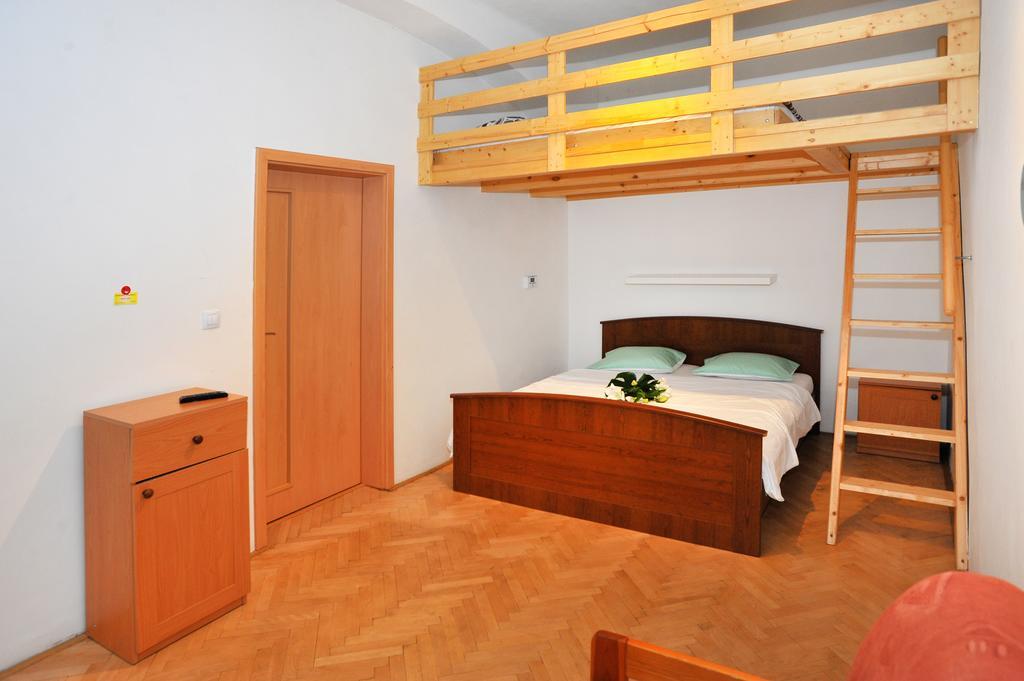 Condo In Vinohrady Πράγα Εξωτερικό φωτογραφία