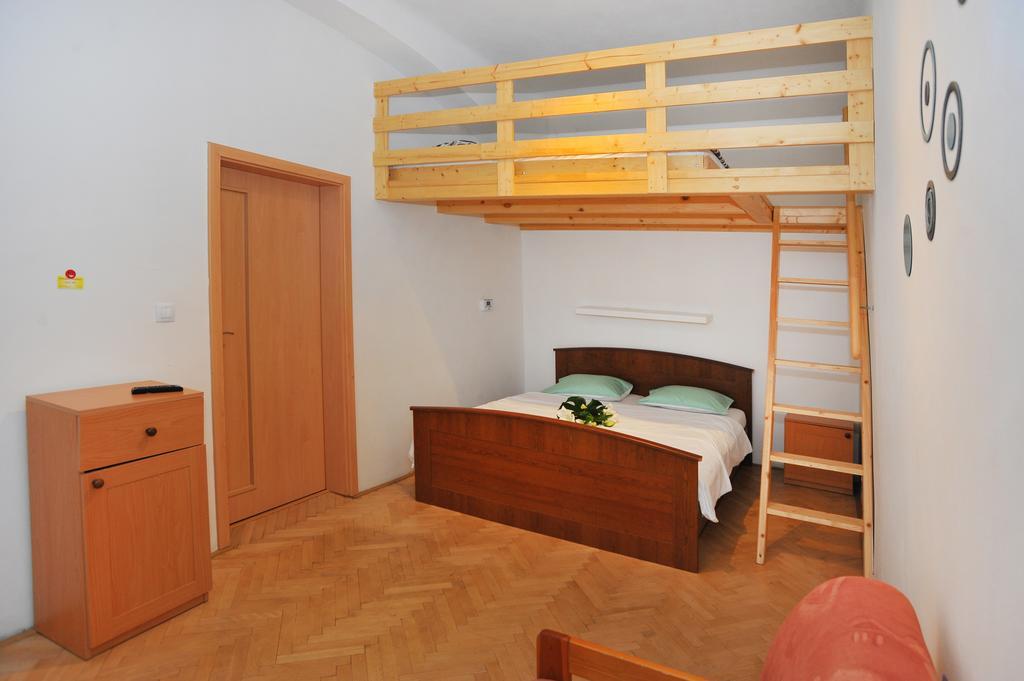 Condo In Vinohrady Πράγα Εξωτερικό φωτογραφία